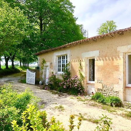 As Seen On A New Life In The Sun - Beautiful 3 Bedroom Cottage With Shared Pool Montboyer Экстерьер фото