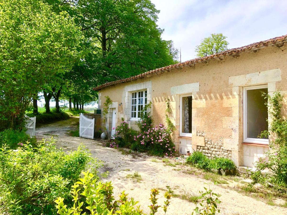 As Seen On A New Life In The Sun - Beautiful 3 Bedroom Cottage With Shared Pool Montboyer Экстерьер фото