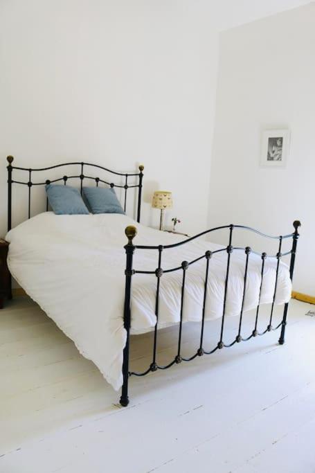 As Seen On A New Life In The Sun - Beautiful 3 Bedroom Cottage With Shared Pool Montboyer Экстерьер фото